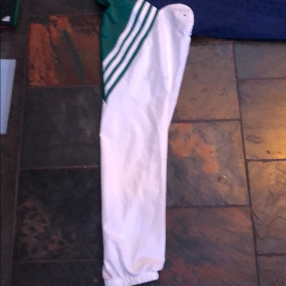 Adidas wind breaker - Picture 3 of 3